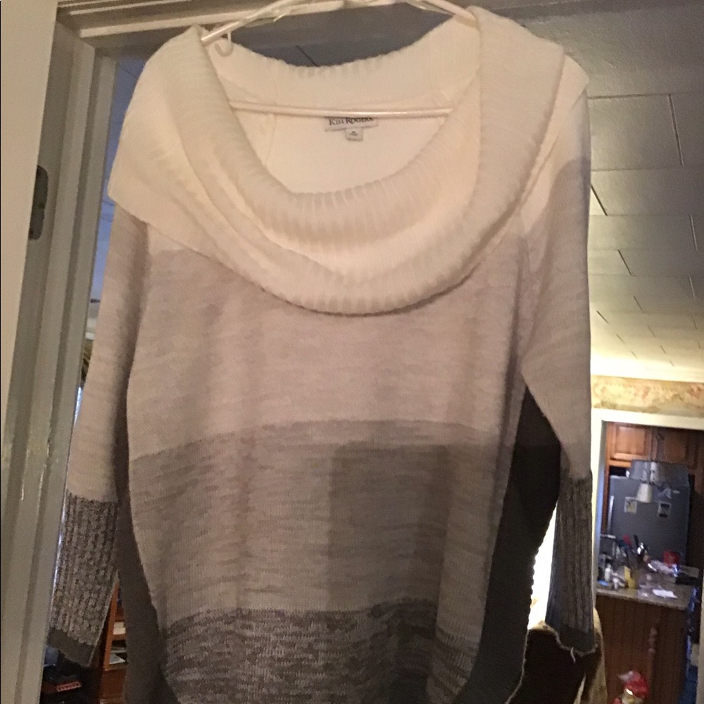 Kim Roger’s Womens sweater size Medium gray cream